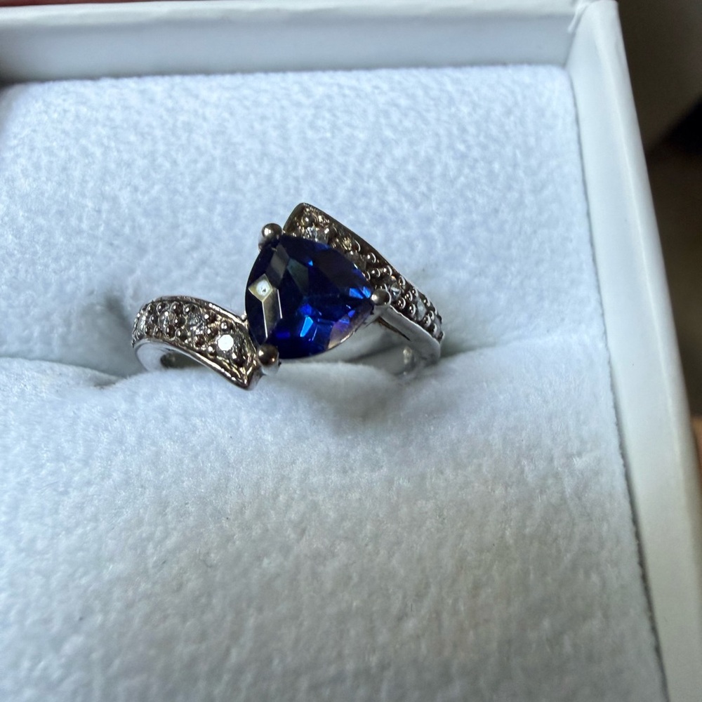 Sapphire ring in Sterling silver